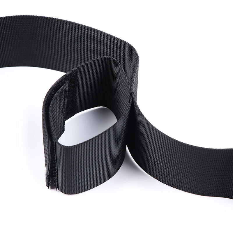 OHMAMA FETISH - BARRA MACIA ESPALHADORA COM RESTRIÇÕES DE PULSO DE NYLON COMPLETO