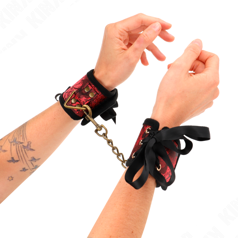 KINK - SCANDAL RESTRIÇÕES DE PULSO VERMELHO E PRETO DETALHES DE RENDA 24,5 CM X 6,5 CM