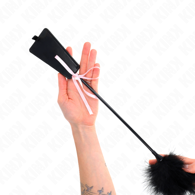 KINK - PLUMAS DE COSQUILLEO CON LAZO DE CINTA ROSA 49 CM