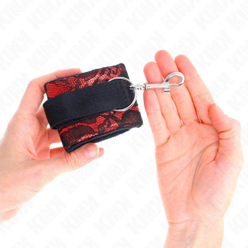 KINK - PULSEIRA CURTA DE VELUDO E RENDA E FITA DE NYLON VERMELHO/PRETO 23 X 6,5 CM
