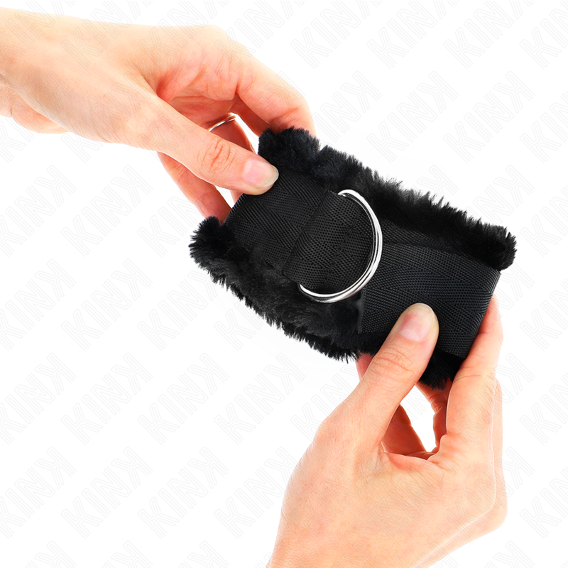 KINK - PUNHOS COM FORRO DE PELÚCIA PRETO AJUSTÁVEL 17-31 CM X 7 CM