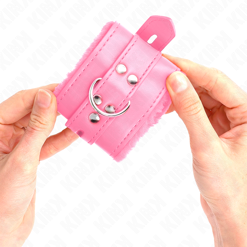 KINK - PULSEIRAS FORRADAS DE PELE COM FUROS QUADRADOS ROSA E CINTO ROSA AJUSTÁVEL 17-29 CM X 6 CM