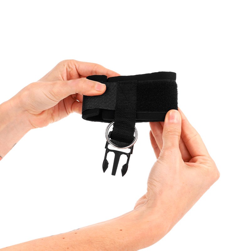 KINK - RETENÇÕES DE PULSO NEOPRENE HOOK&LOOP FASTENER PRETO AJUSTÁVEIS 22 - 34 CM - Toys "n" Us