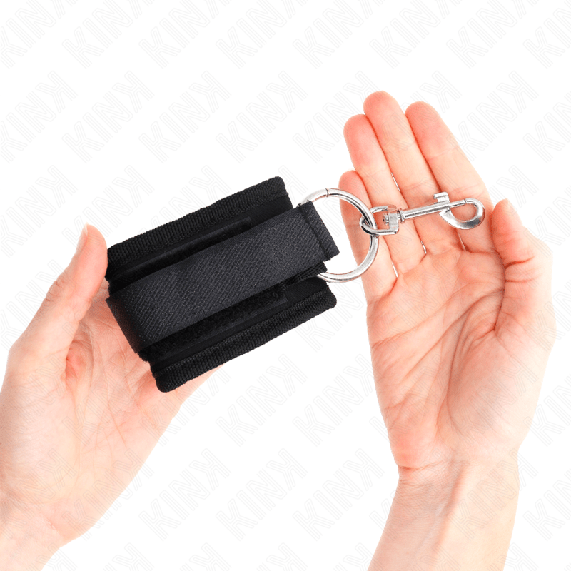 KINK - WRIST RESTRAINTS BLACK ADJUSTABLE 18 - 35 CM X 6 CM - Toys "n" Us