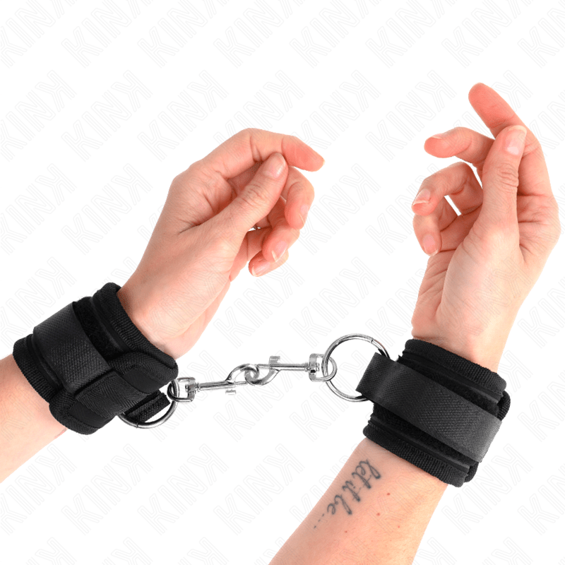 KINK - WRIST RESTRAINTS BLACK ADJUSTABLE 18 - 35 CM X 6 CM - Toys "n" Us
