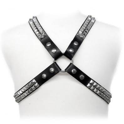 LEATHER BODY - PIRMIDE STUD ARNESS - Toys "n" Us