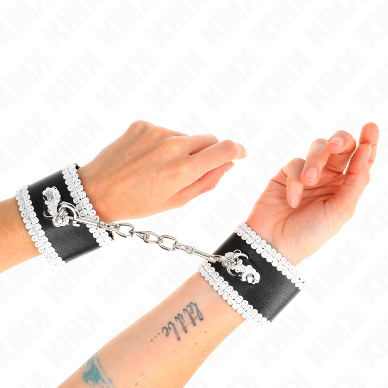 KINK - RESTRIÇÕES DE PULSO PRETAS COM RENDA DECORADA BRANCA AJUSTÁVEL 20-23 CM X 5,5 CM
