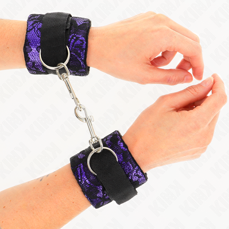 KINK - PULSEIRA CURTA DE VELUDO E RENDA E FITA DE NYLON ROXA/PRETA 23 X 6,5 CM