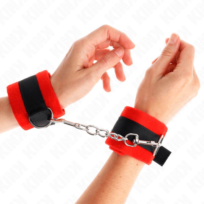 KINK - BEGINNER FUR HAND CUFFS BLACK - RED 30 X 7 CM - Toys "n" Us