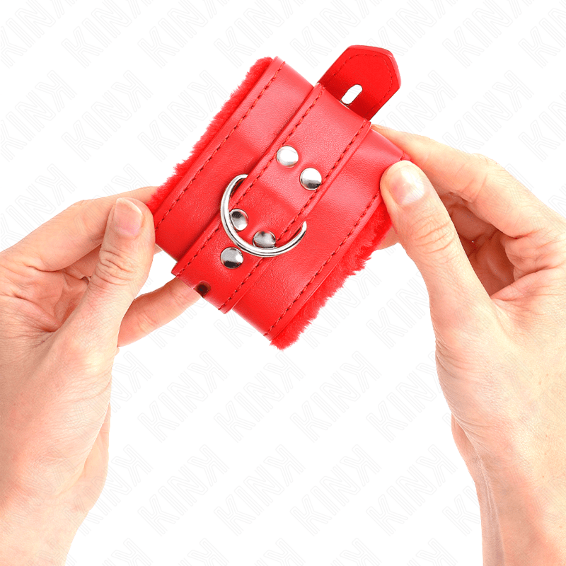 KINK - FUR LINED WRIST RESTRAINTS WITH SQUARE HOLES RED AND RED BELT ADJUSTABLE 17 - 29 CM X 6 CM - Toys "n" Us
