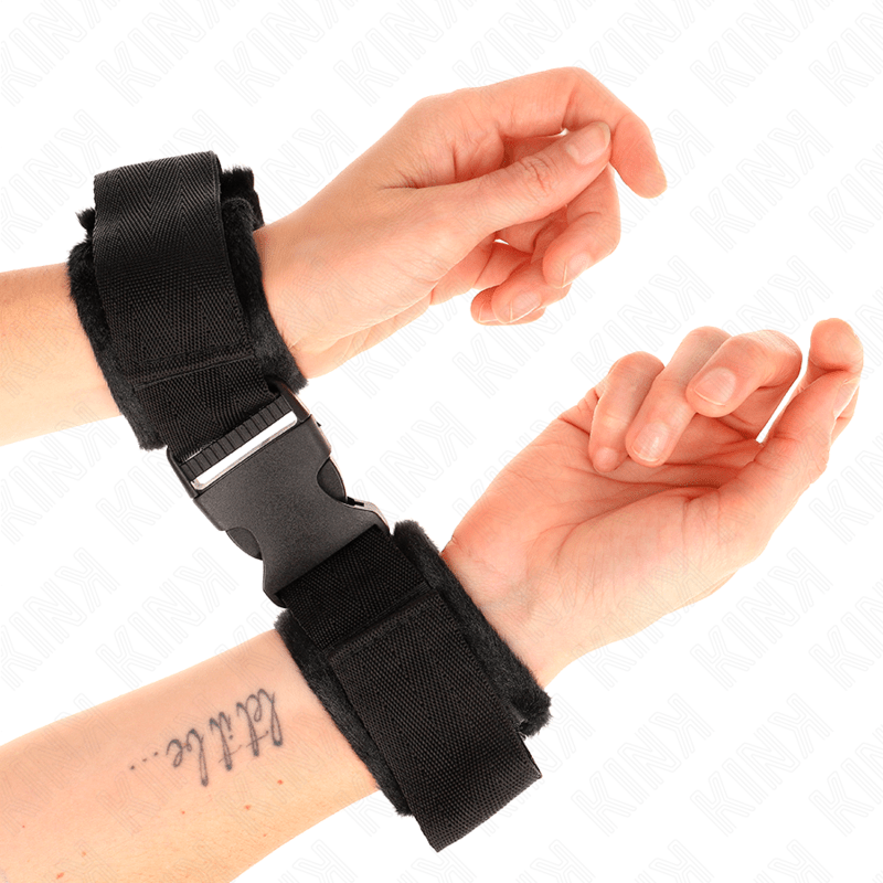 KINK - NYLON BIND HOOK&LOOP WRIST RESTRAINTS RED - BLACK MODEL 1 AJDUSTABLE 25 - 35 CM X 6 CM - Toys "n" Us