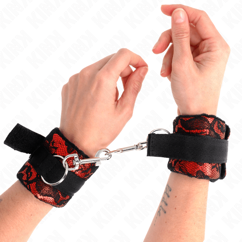 KINK - SCANDAL WRIST RESTRAINTS RED - BLACK - Toys "n" Us