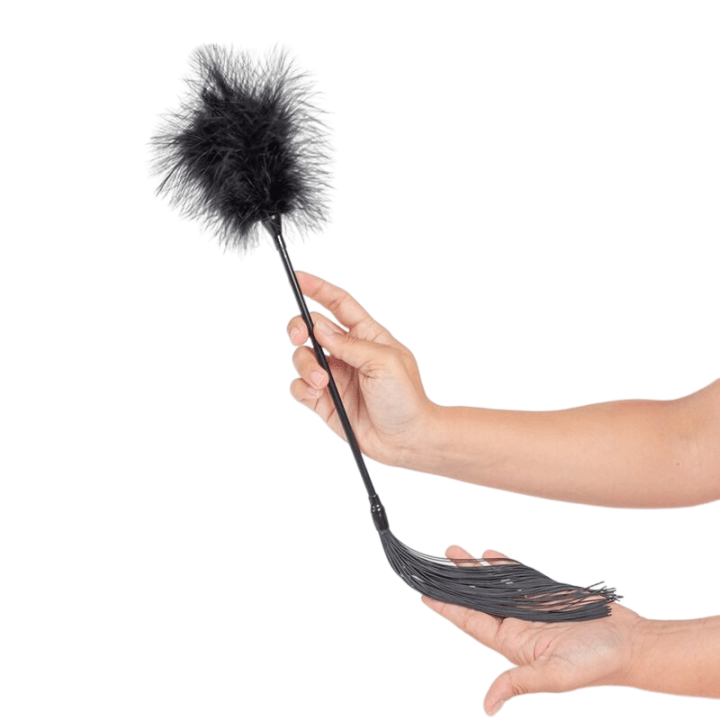 SECRET PLAY - DUSTER + BLACK WHIP - Toys "n" Us
